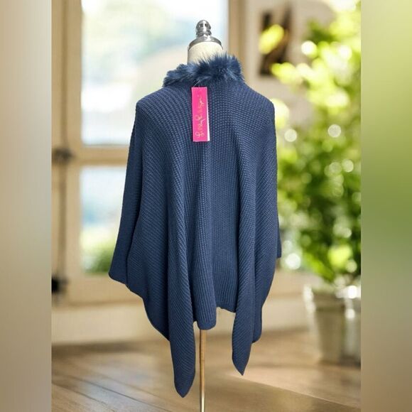 Lilly Pulitzer RAINIE SWEATER WRAP Jumper Cardigan Warm Faux Fur Collar Trim $27 - Picture 5 of 10